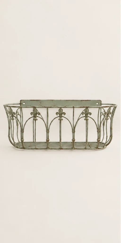 Céline Wide Basket in Sage green, empty basket front view